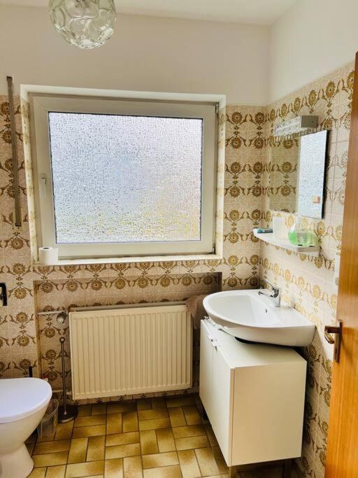 Rheinbreitbach Ferienwohnung In Rheinnaehe מראה חיצוני תמונה